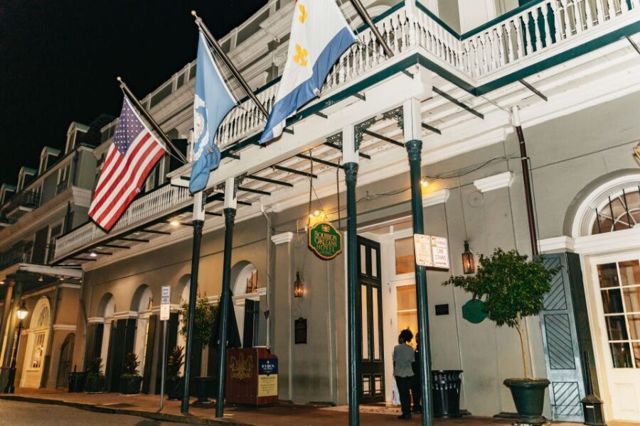 New Orleans: French Quarter Ghost and Haunted House Tour - Lafitte’s Blacksmith Shop Area and Pirates Alley at Night