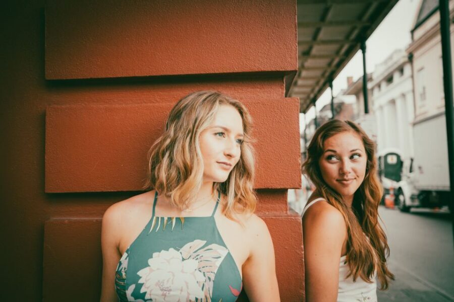 New Orleans: French Quarter Photo Shoot and Walking Tour - French Quarter photos with pose coaching in just one hour