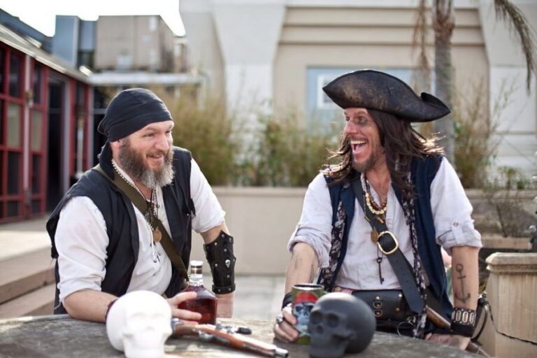 New Orleans, French Quarter: Pirate History Walking Tour - The 2-hour format: 90 minutes walking, with a real mid-tour break