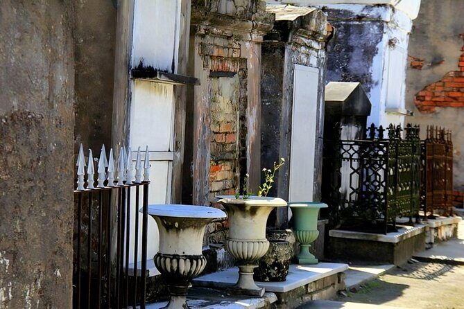 New Orleans French Quarter Private Walking Tour with a Guide - Private guide time: what you gain with only your group