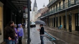 New Orleans: French Quarter Saints & Sinners History Tour - Meeting at the Voodoo Lounge and Getting Oriented Fast
