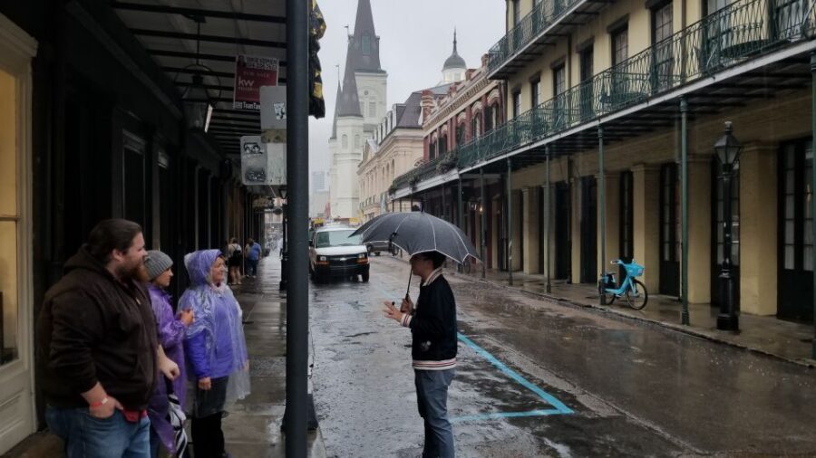 New Orleans: French Quarter Saints & Sinners History Tour - Meeting at the Voodoo Lounge and Getting Oriented Fast