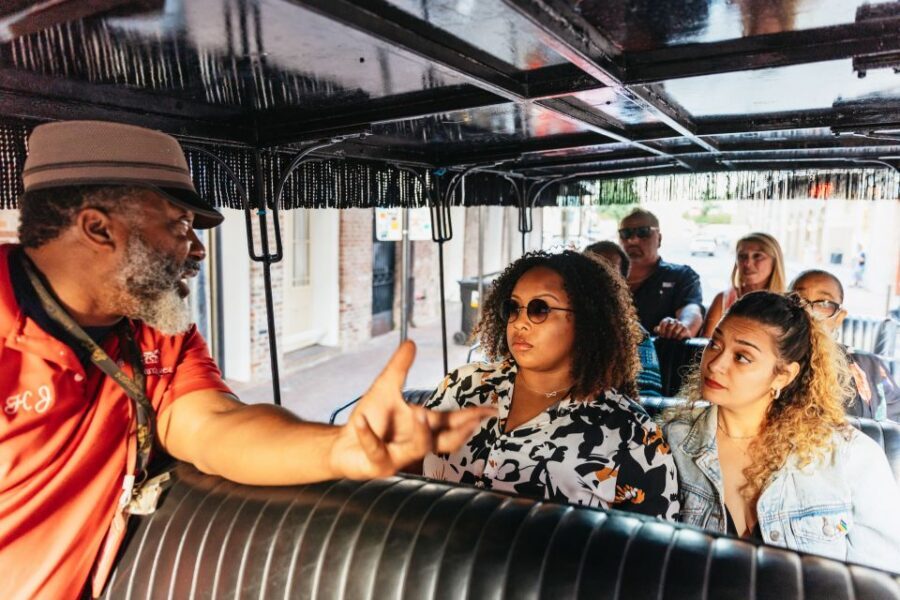New Orleans: French Quarter Sightseeing Carriage Ride - Why a mule-and-carriage ride works in the French Quarter
