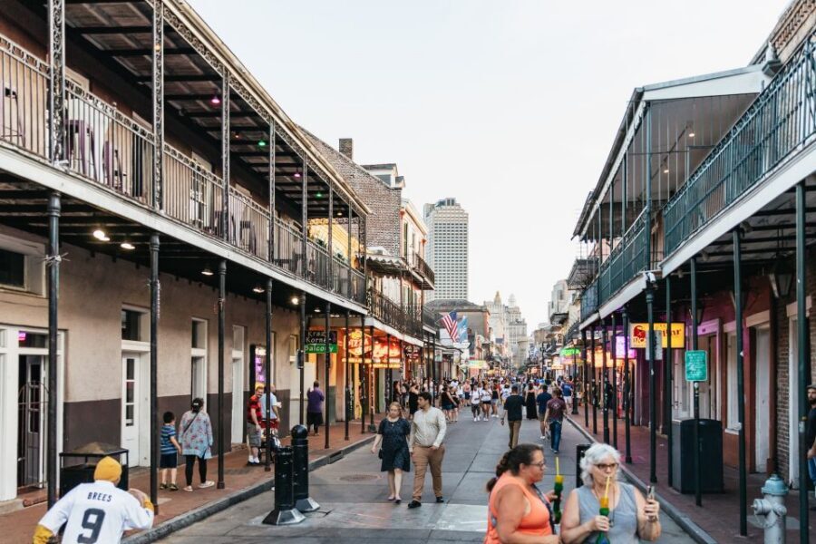 New Orleans: French Quarter Sightseeing Carriage Ride - First glide: Decatur to the big-cathedral and square stretch