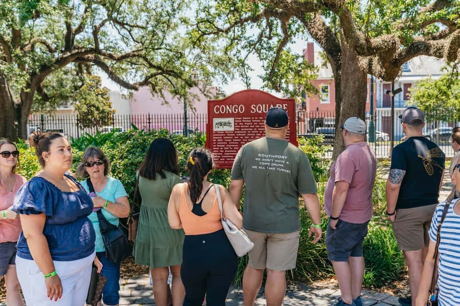 New Orleans: French Quarter, Voodoo and Cultural Experience - First stop in Exchange Alley: Witches Brew Gallery before you hit the streets