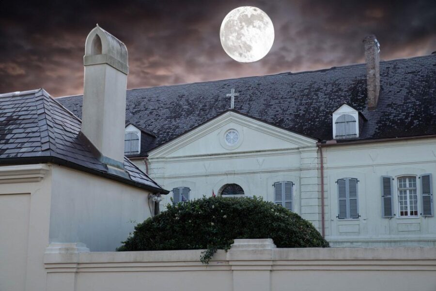 New Orleans: French Quarter, Witches, Voodoo, & Ghost Tour - Decatur Street Meet-Up at Hex: How the Tour Begins