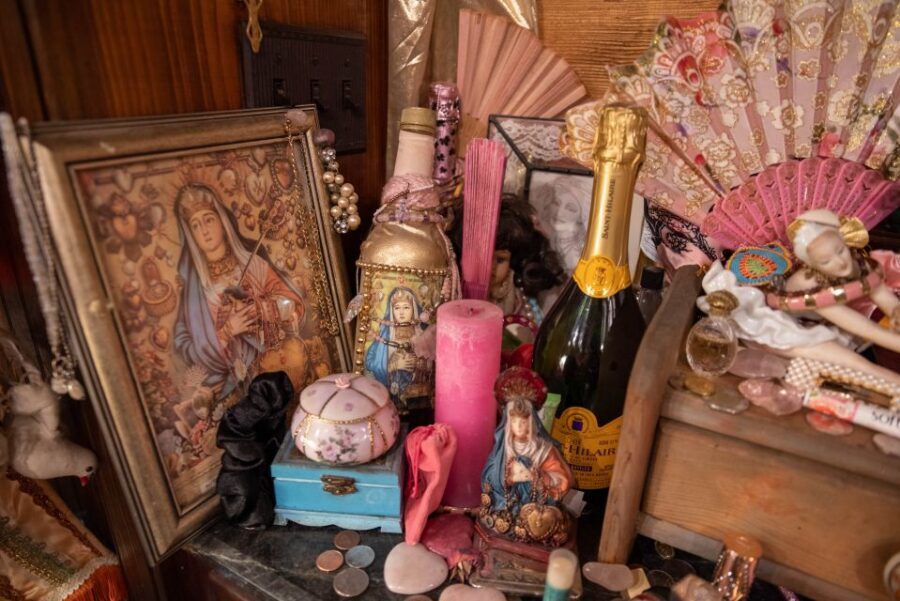 New Orleans: French Quarter, Witches, Voodoo, & Ghost Tour - Meeting the Guide: Why Personal Style Matters on a Dark Tour