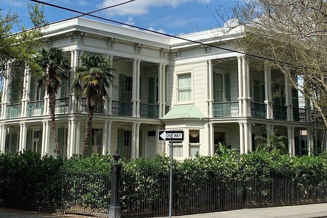 New Orleans' Garden District 2 Hour Walking Tour (Small Group) - Louise S. McGehee School: Second Empire character in a historic campus