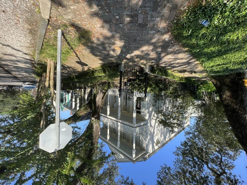 New Orleans : Garden District Architecture Walking tour - Guide-Led Storytelling With Keynin Joiner