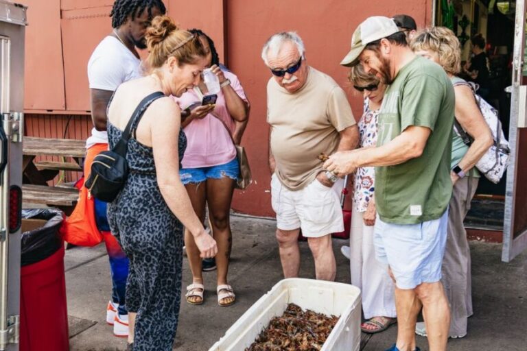 New Orleans: Garden District Food, Drinks & History Tour - How the three tastings build a full Cajun and Creole-style meal