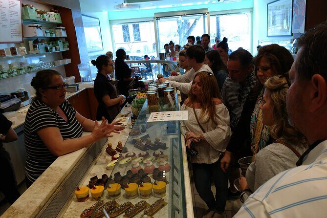 New Orleans Garden District Food & History Tour with Local Guide - Stop 1: Garden District walk with locally-owned restaurants