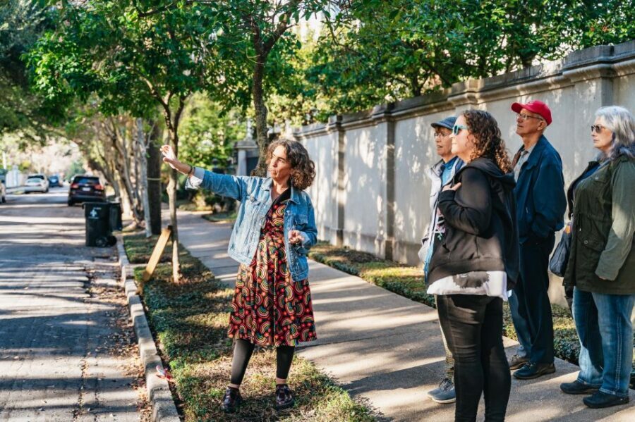 New Orleans: Garden District Guided Walking Tour - What You’ll Notice on the Street: Mansions, Gardens, and Architecture Clues