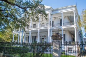 New Orleans Garden District History Walking Tour - Your starting point at 1427 Washington Ave (and what to do first)