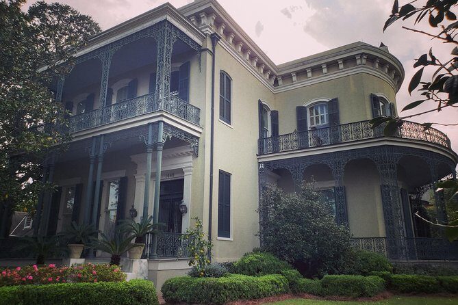 New Orleans Garden District History Walking Tour - Architecture nerds, history fans, and film trivia lovers
