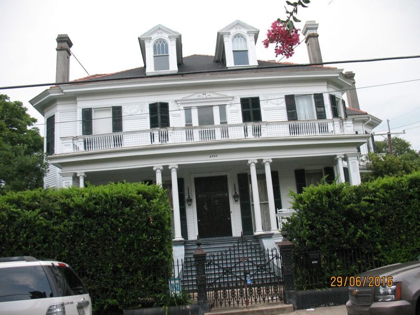 New Orleans: Garden District Walking Tour - Meeting Point on Magazine Street: start where the neighborhood feels real