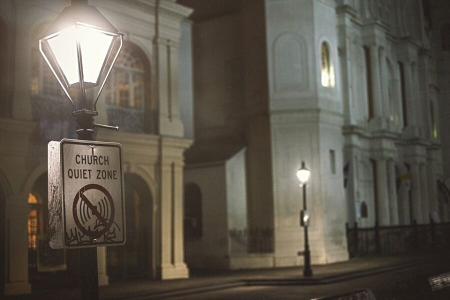 New Orleans: Ghost, Crime, Voodoo, and Vampires Guided Tour - HELLVISION option: handheld projectors for visual reenactments