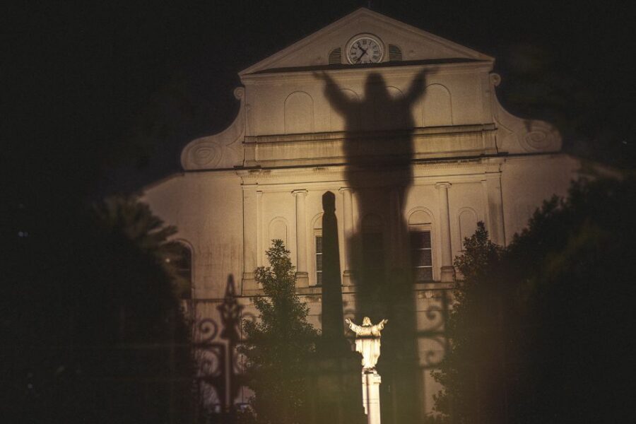 New Orleans: Ghost, Crime, Voodoo, and Vampires Guided Tour - Meeting under Armstrong Park and choosing how you start