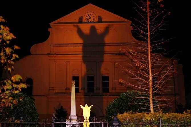 New Orleans Ghost, Vampire, Witch, Voodoo, and Mystery Tour - The pirate-alley moment and the church-adjacent mystery