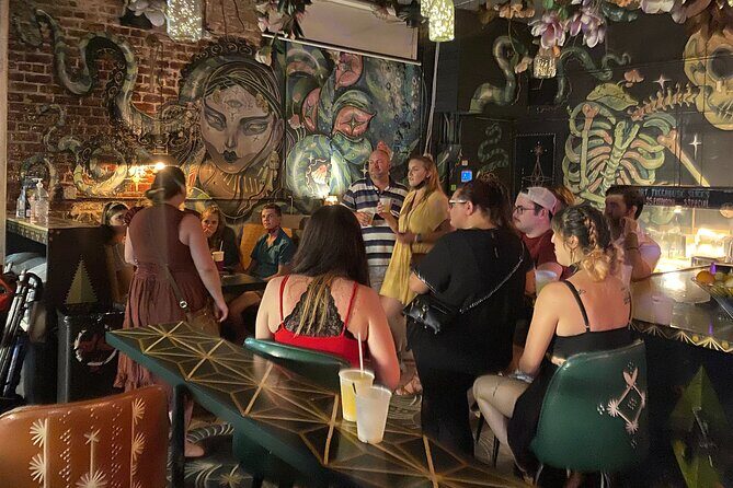 New Orleans Happy Hour Ghost Walking Tour Pub Crawl - The Ghost Lore Style: Scares With Themes You Can Follow