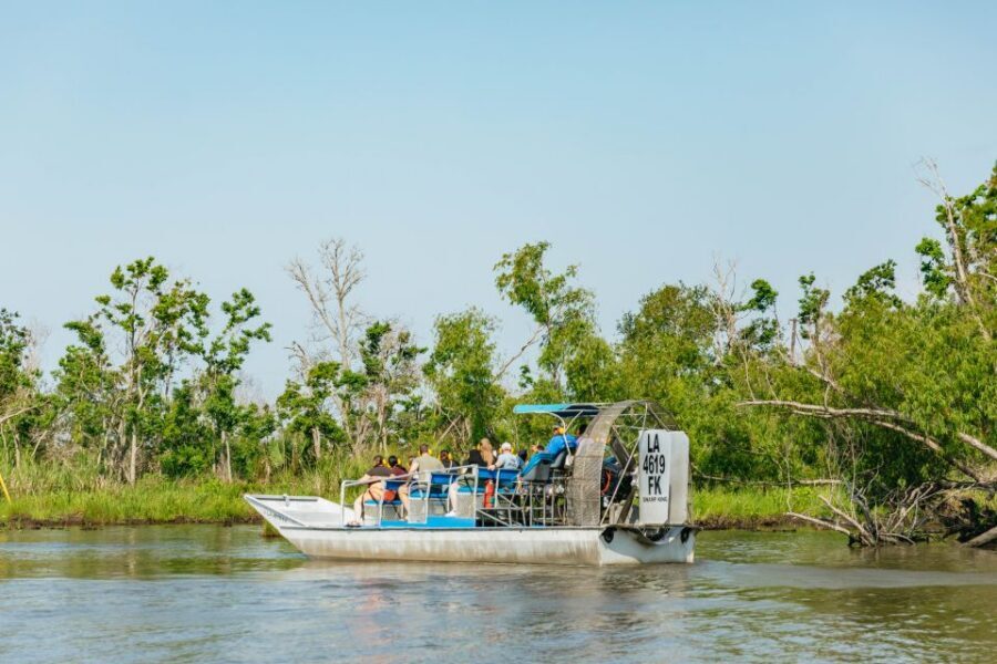 New Orleans: High Speed 9 Passenger Airboat Tour - The 105-minute airboat ride: speed, wind, and wildlife photo stops