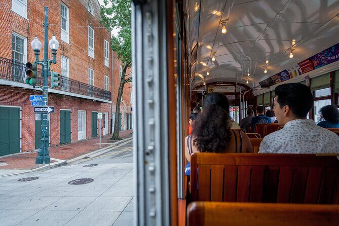 New Orleans Highlights of the Garden District Walking Tour - How the walking pace works (and why shoes matter)
