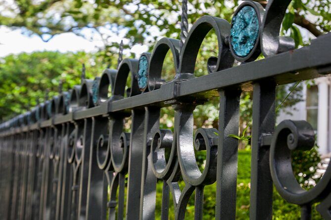 New Orleans Highlights of the Garden District Walking Tour - What you’re really paying for: the $37 value check