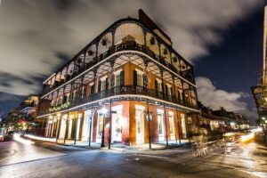 New Orleans Historical and Haunted Walking Tour - Lafitte’s Blacksmith Shop Bar: The Perfect Opening Scene