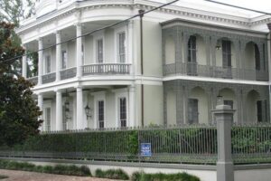 New Orleans Homes of the Rich and Famous Tour of the Garden District - Price and Time: Is $30 a Good Deal?