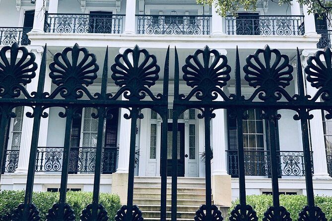 New Orleans Homes of the Rich and Famous Tour of the Garden District - Footwear, Sidewalks, and Weather Reality in the Garden District