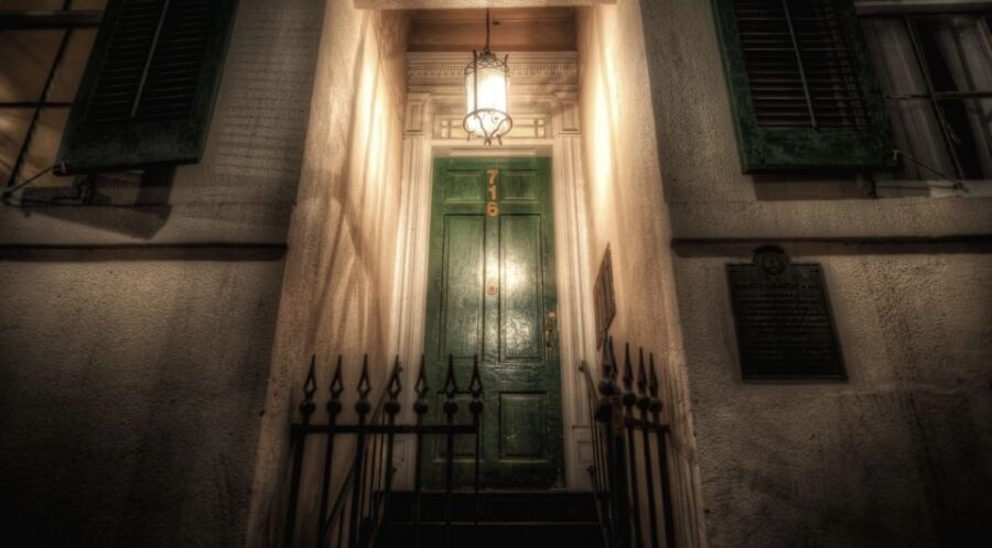 New Orleans: Killers and Thrillers Walking Tour - Why This Killers and Thrillers Walk Feels Different in the French Quarter
