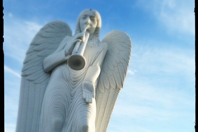 New Orleans Metairie Cemetery Tour: Millionaires and Mausoleums - Your guide makes or breaks the stories (Sally vs. Glenn style)