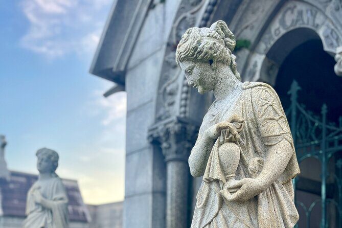 New Orleans Metairie Cemetery Tour: Millionaires and Mausoleums - What’s included (and what you should plan to bring)
