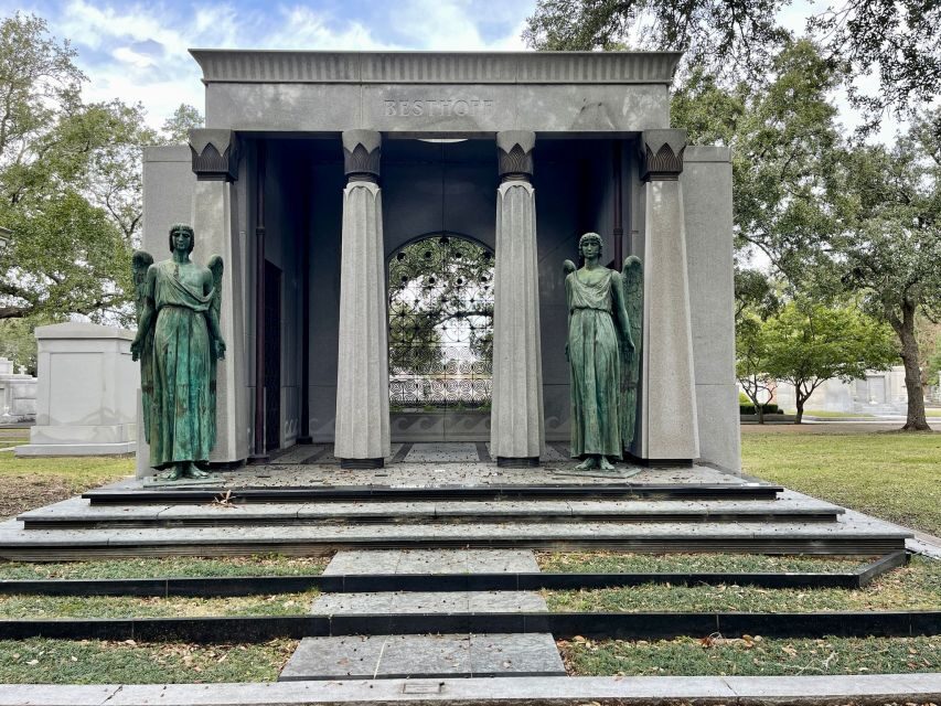 New Orleans: Millionaire’s Tombs of Metairie Cemetery Tour - Where the guide makes the difference: truth, detail, and Q&A