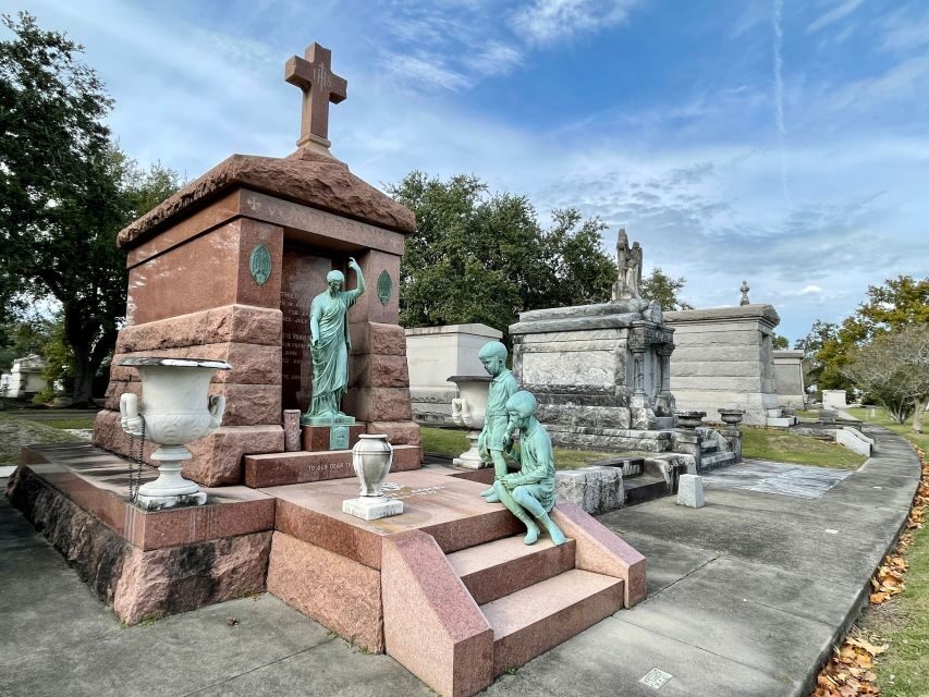 New Orleans: Millionaire’s Tombs of Metairie Cemetery Tour - The almost 1,000-tree shade and why Metairie feels different