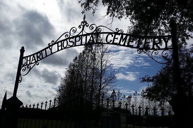 New Orleans Nighttime Cemetery and Haunted Plantation Tour - 400 City Park Ave Cemetery Stop: Short, Specific, and Free