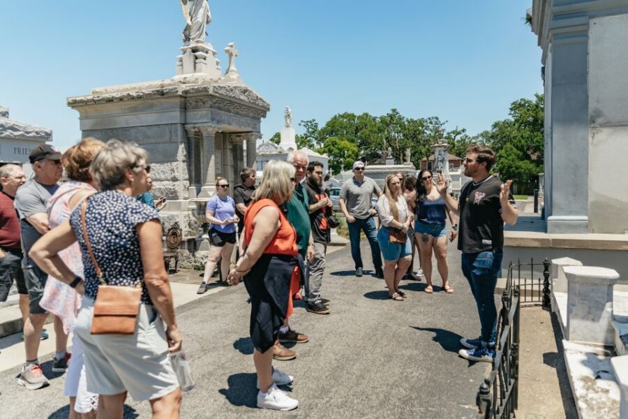 New Orleans: Sightseeing Bus Tour - City Park, Lake Pontchartrain, and the beignets break
