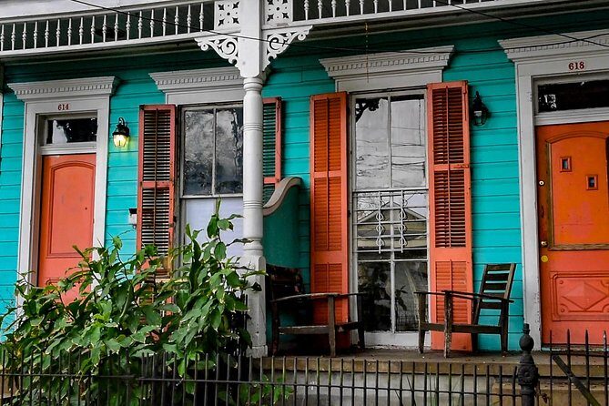 New Orleans Sightseeing City Tour - NOMA, Lafayette Cemetery No. 1, and Magazine Street: the city’s layers in one glide