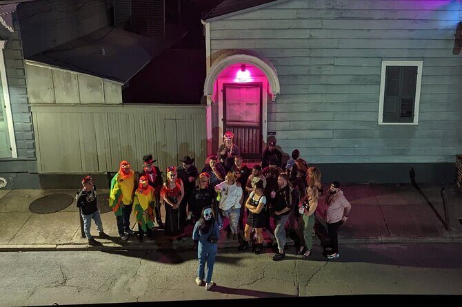 New Orleans Spirits & Spells: Witchcraft, Voodoo, and Ghost Tour - Stop 1 at Hex: the witches’ temple, the fountain, and the group spell
