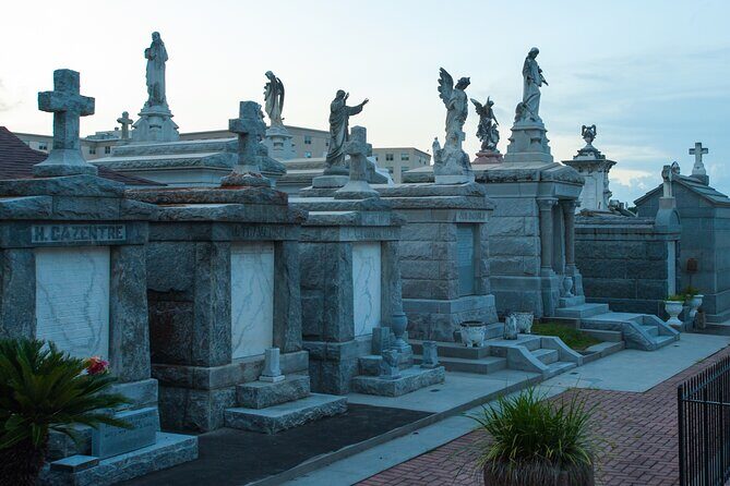 New Orleans St. Louis Cemetery No. 3 Walking Tour - Where St. Louis Cemetery No. 3 starts: the right gate on Esplanade