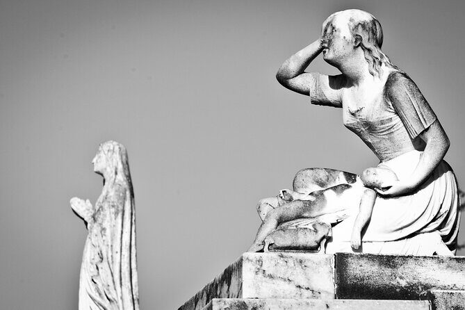 New Orleans St. Louis Cemetery No. 3 Walking Tour - The 90-minute walk: tombs, angels, and a half-mile route