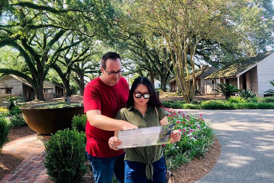 New Orleans: Swamp Boat Ride and Historic Plantation Tour - On-board narration: guides, storytelling style, and what to ask