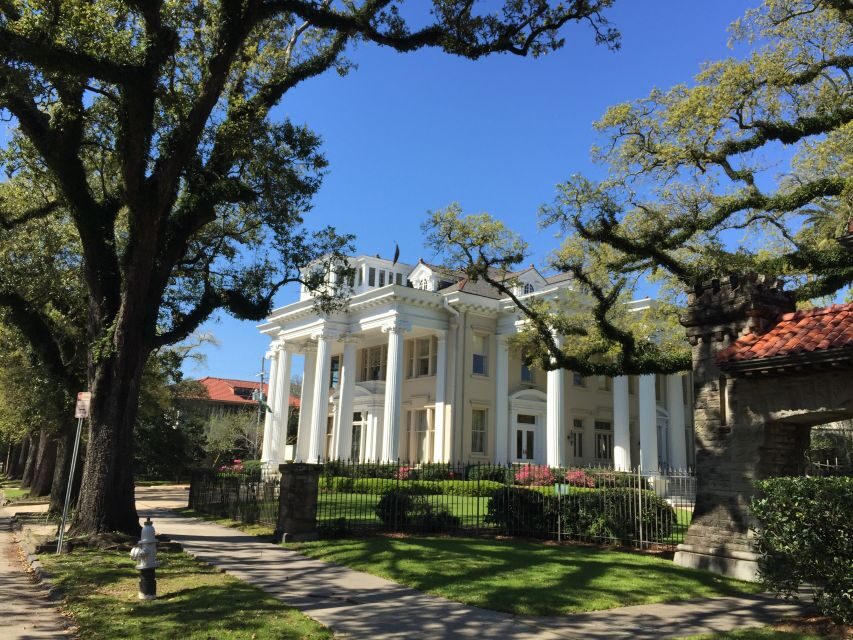 New Orleans: Traditional City and Estate Tour - French Market and the Old U.S. Mint: getting your bearings fast