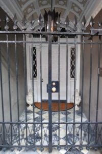 New Orleans: True Crime Pub Crawl - Starting outside Bon’s: your first step into the crawl