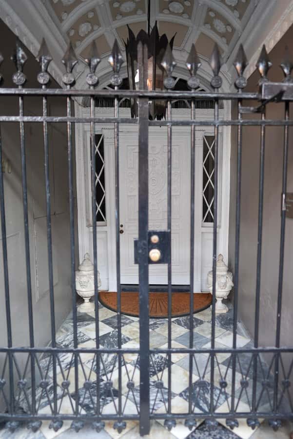 New Orleans: True Crime Pub Crawl - Starting outside Bon’s: your first step into the crawl