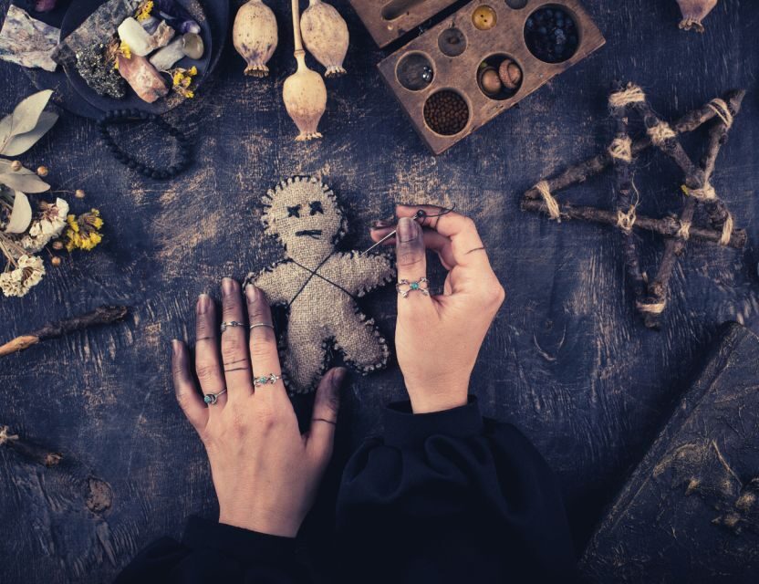 New Orleans: Voodoo Legends, Vampires & Magic Walking Tour - Key things to notice before you go