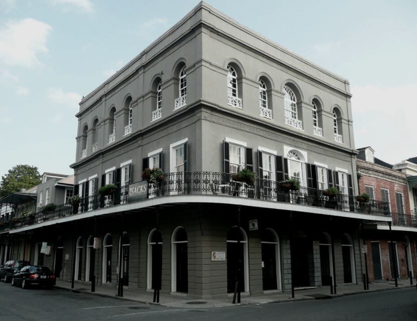 New Orleans: Voodoo Legends, Vampires & Magic Walking Tour - Marie Laveau and LaLaurie Mansion: ghosts with local context