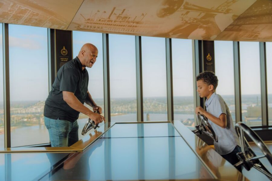 New Orleans: Vue Orleans Observation Deck Entry Ticket - Self-guided vs VIP guided: picking the right pace