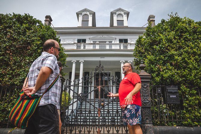 New Orleans Walking Tour: Garden District Stories - A Short Drink Break and Then Back to the Streetcar Line