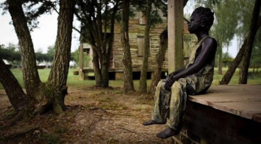 New Orleans: Whitney Plantation & Museum Tour - The narration quality: headsets on the move