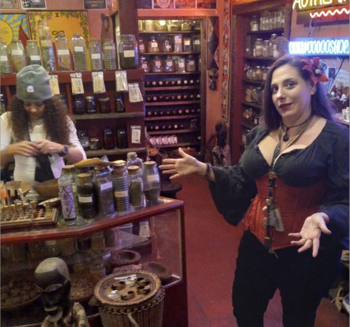 New Orleans: Wicked History Walking Tour with a Local Witch - Hand of Fate meeting point: quick start, clear setup